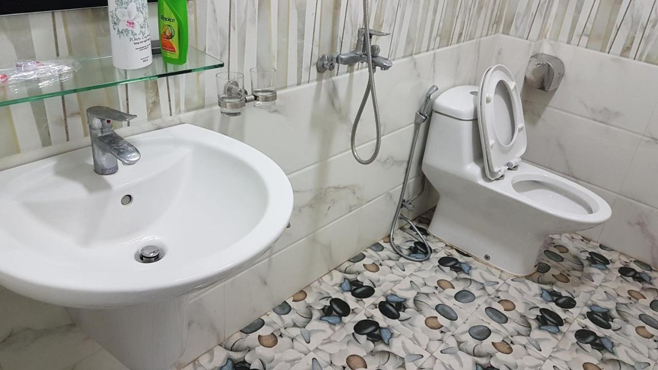 Love Hotel Near Ha Dong General Hospital Ханой Екстериор снимка