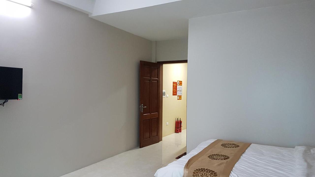 Love Hotel Near Ha Dong General Hospital Ханой Екстериор снимка