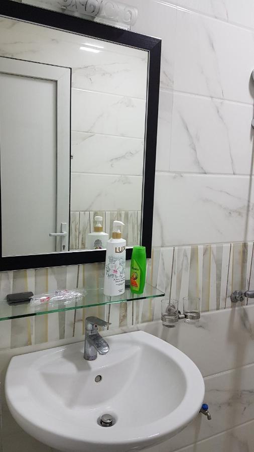 Love Hotel Near Ha Dong General Hospital Ханой Екстериор снимка