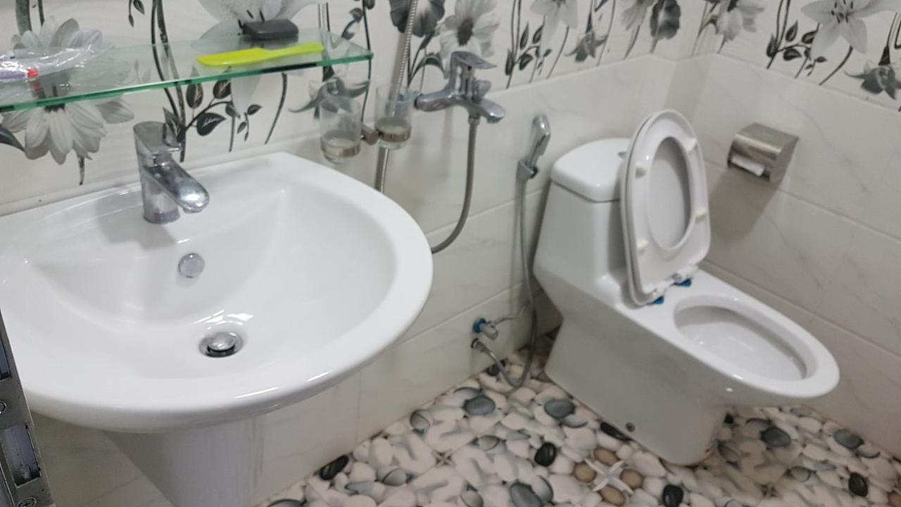 Love Hotel Near Ha Dong General Hospital Ханой Екстериор снимка
